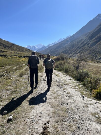 Vi vandrar i lugnt tempo