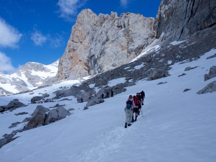 Det kan ligga snö kvar på topparna