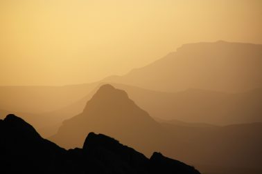 Stillheten av ett torrt och öppet landskap är påfallande