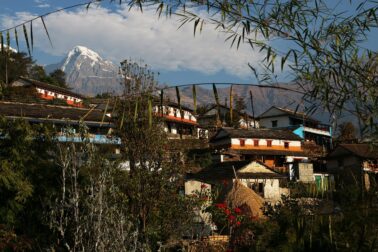 Vi vandrar genom flera byar