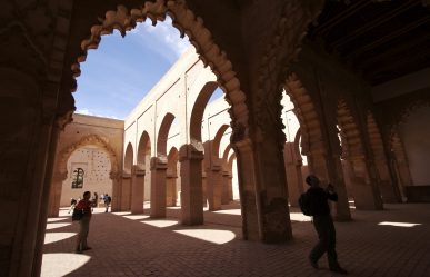 Under vandringen besöker vi även den berömda moskén i Tin Mal, som härrör från den tid då den Almohadiska dynastin växte sig stark i Marocko