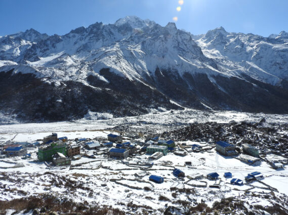Under senhöst och tidig vår kan det komma lite snö